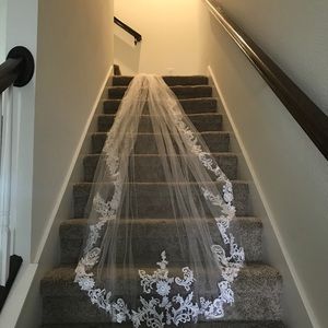 White White Beloved by Casablanca Veil with Lace